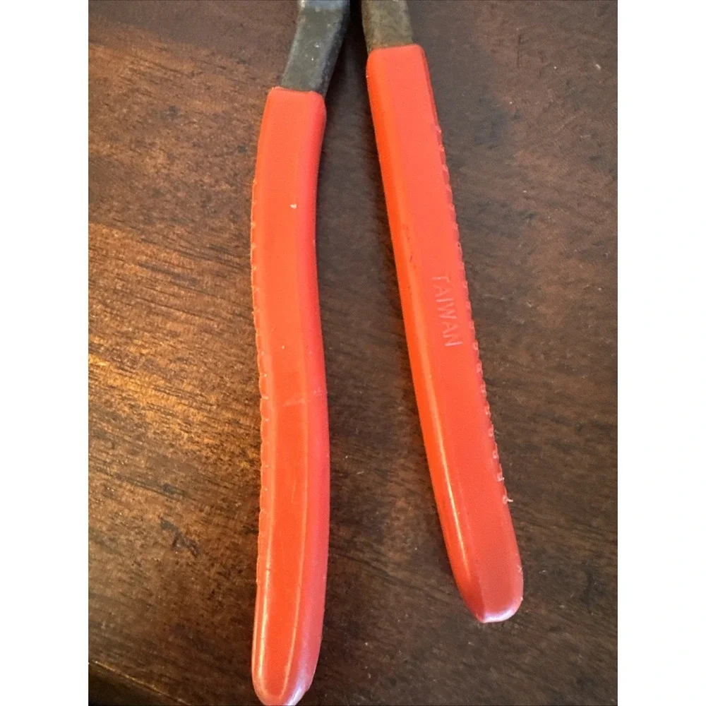 Vintage Fencing Pliers Multi-Tool Hammer Wire Cutter Red Grips Industrial
